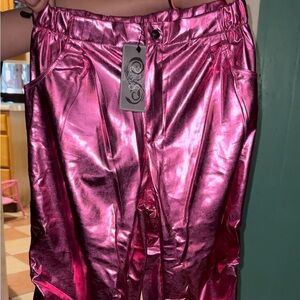 Medium trendy metallic pants